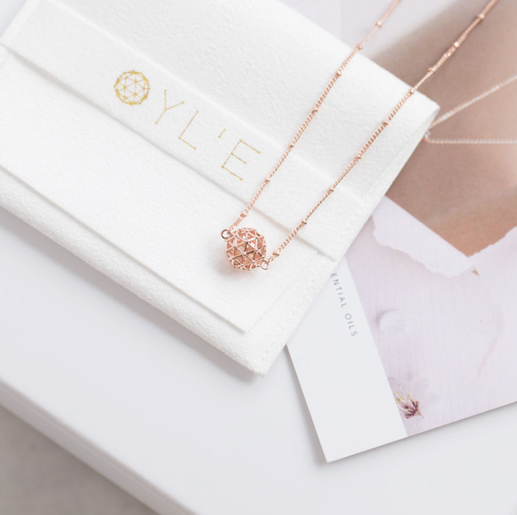Luxe on sale rose necklace